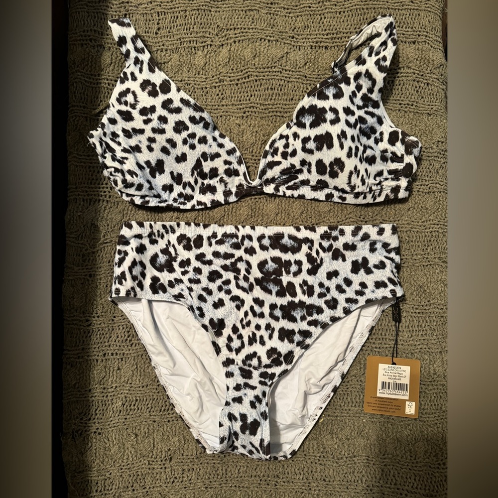 Niptuck Swim NWT Size 10 Swimsuit